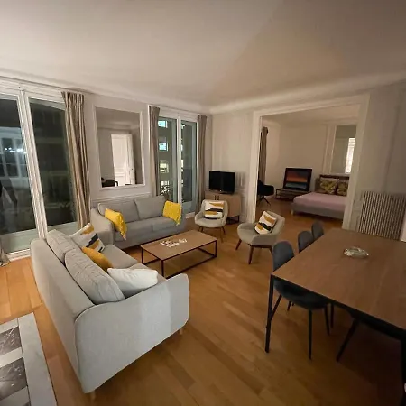 Champs-elysees, Avenue Montaigne Apartamento