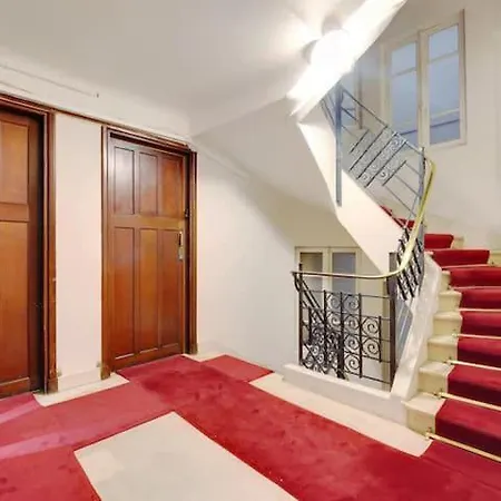 Apartment Luxury View On Arc Of Triumph
